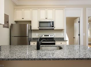 199 Main St APT 1, Hackettstown, NJ 07840