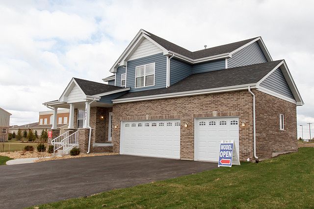 2nd image of 2422 Knightsbridge Ln
