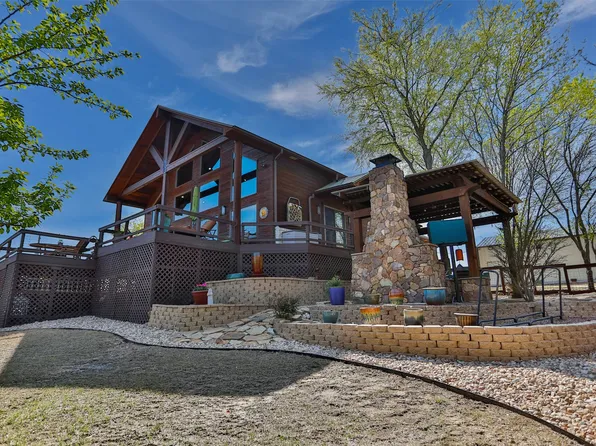229 Southside Dr, Gainesville, TX 76240