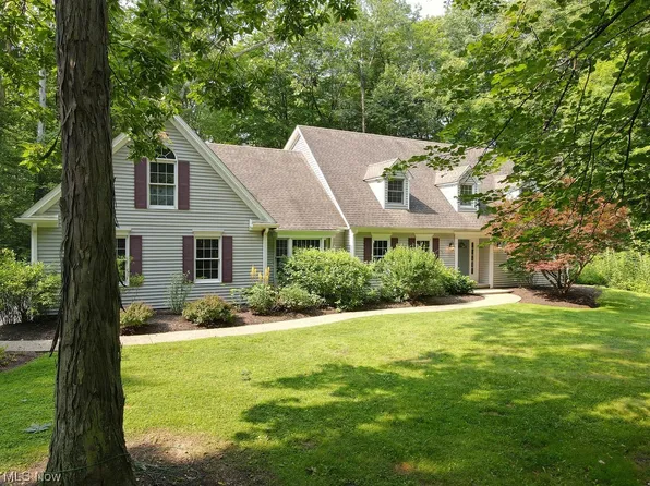 8233 Whispering Pines Dr, Novelty, OH 44072