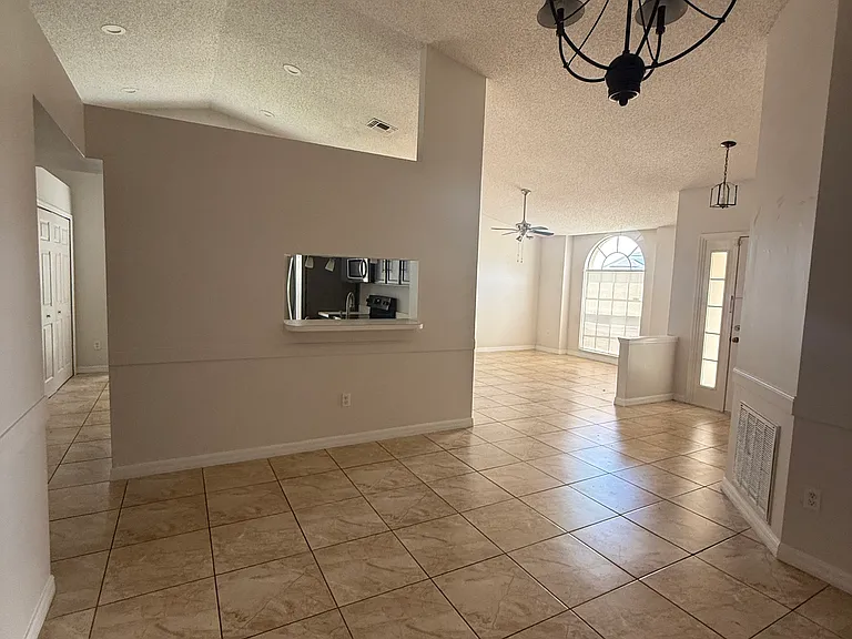 8467 Fort Thomas Way — Photo 9