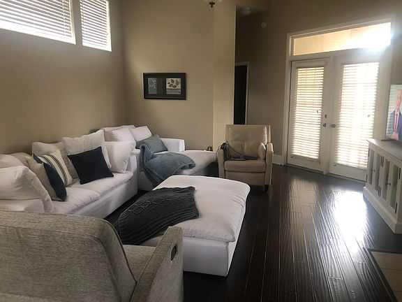 3rd image of 8618 Carillion Pl