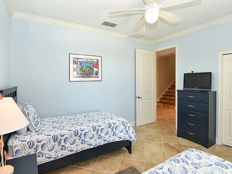 1206 Hill St — Photo 25