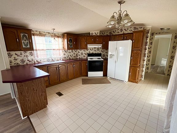 5th image of 46 Lynn Dr #42