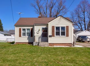 820 E Seneca Ave, Des Moines, IA 50316