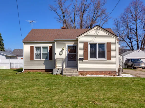 820 E Seneca Ave, Des Moines, IA 50316