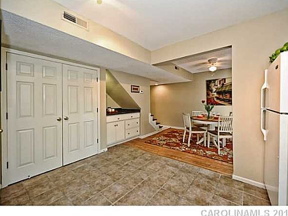 5th image of 8533 Castle Pine Ct #8533