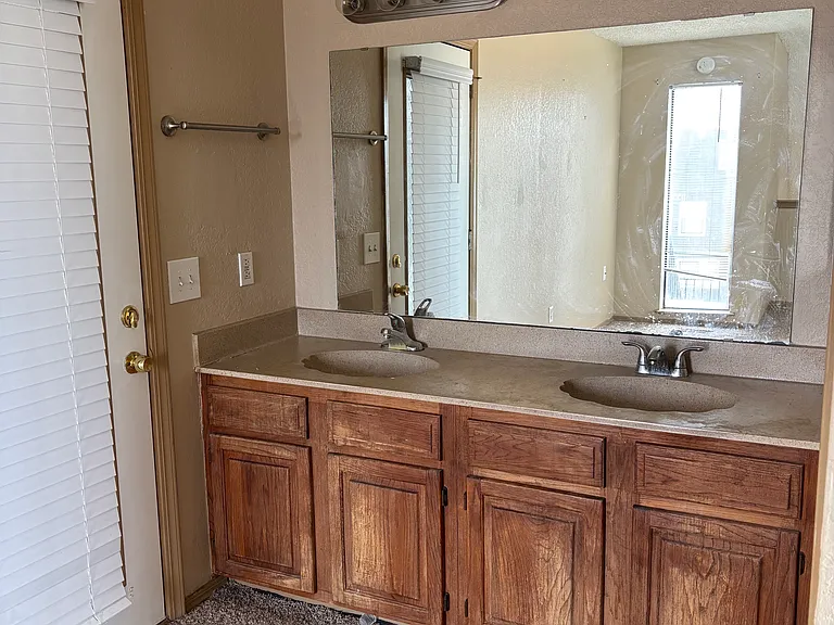 11560 N May Ave #204 — Photo 6