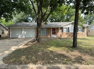 225 NE Craig St, Burleson, TX 76028