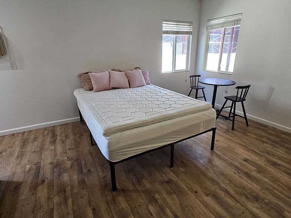 Large studio with partially furnish. Queen temperpedic