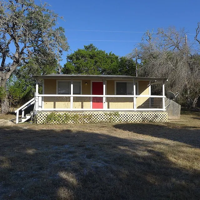 1 bed, 1.0 bath, 560 sqft, $825 — Photo 2