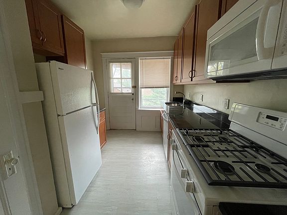 5th image of 716 Heman Ave