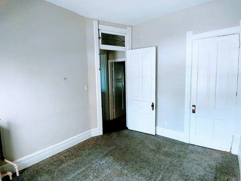 1690 N Franklin Pl #LOWER REAR — Photo 17