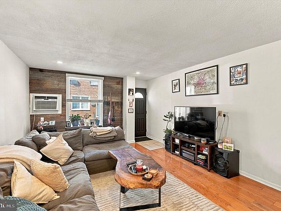 5th image of 1931 S Iseminger St
