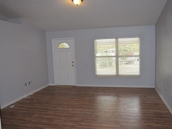 4th image of 320 Orange Ave