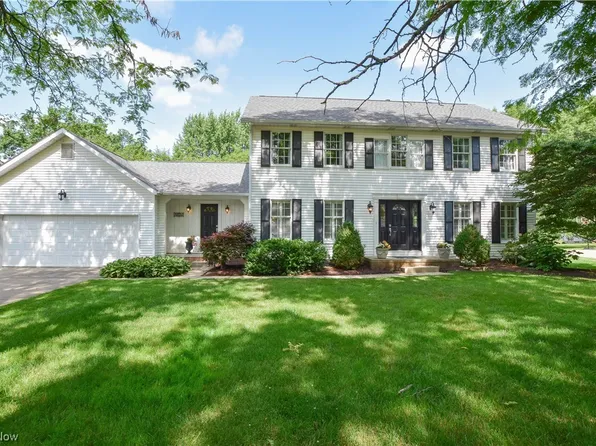 4821 Bridlewood Cir NE, Canton, OH 44714