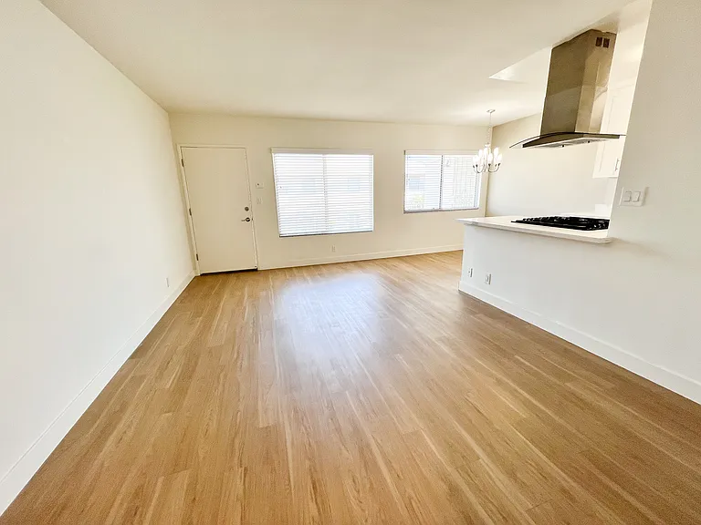 1724 Butler Ave #7 — Photo 8