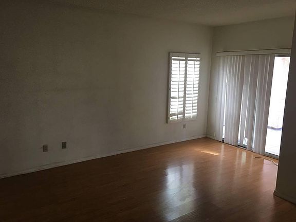 5th image of 2912 Du Barry Manor Ln