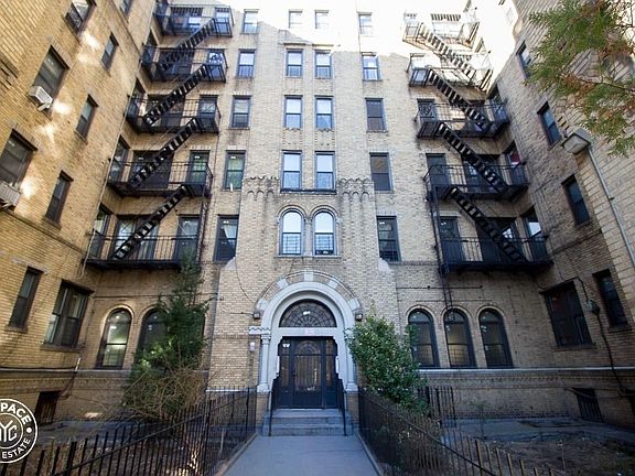 5th image of 377 Montgomery St #1A