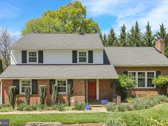 2nd image of 1605 Farr Rd