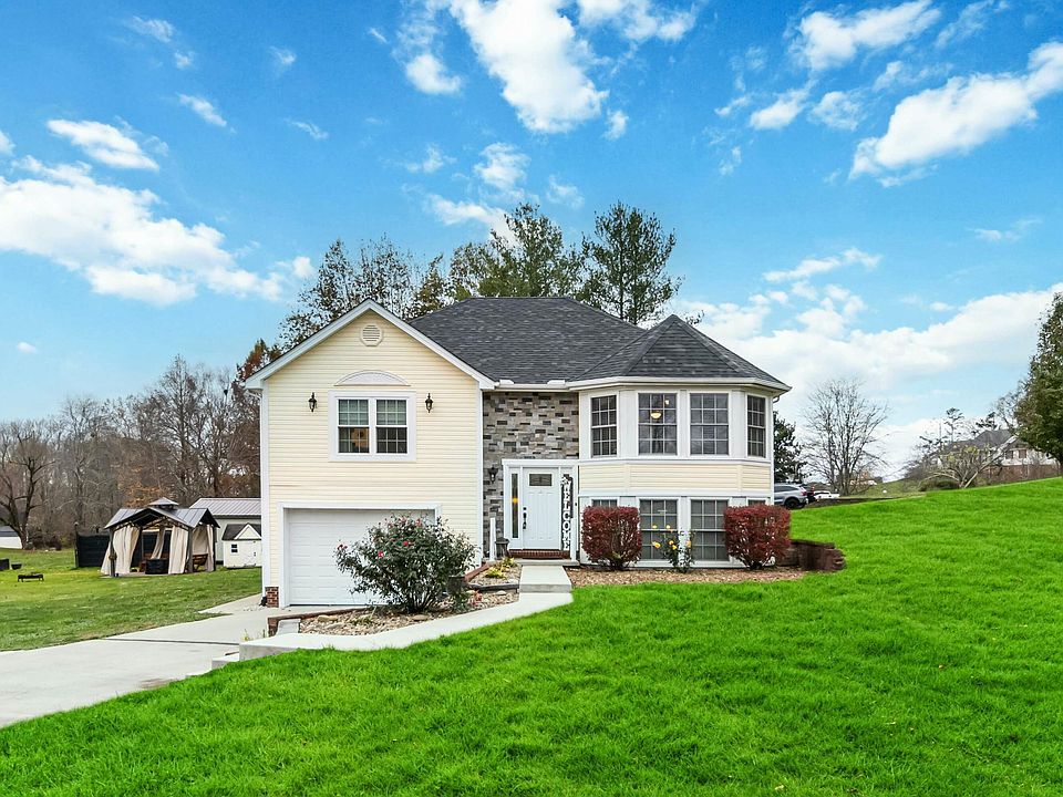 1st image of 31 Daisy Dr
