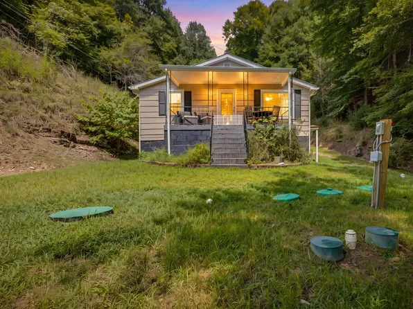 9729 Sandlick Rd, Haysi, VA 24217