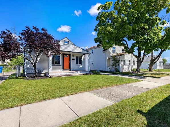 7567 Marian St, Warren, MI 48092