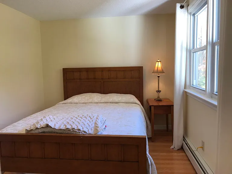 402 W Elm St — Photo 24
