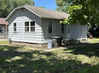 7555 Shorewood Dr, Salem, WI 53168