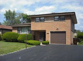 9329 Kenneth Ave, Skokie, IL 60076
