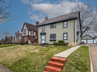 98 E Iroquois Rd, Pontiac, MI 48341