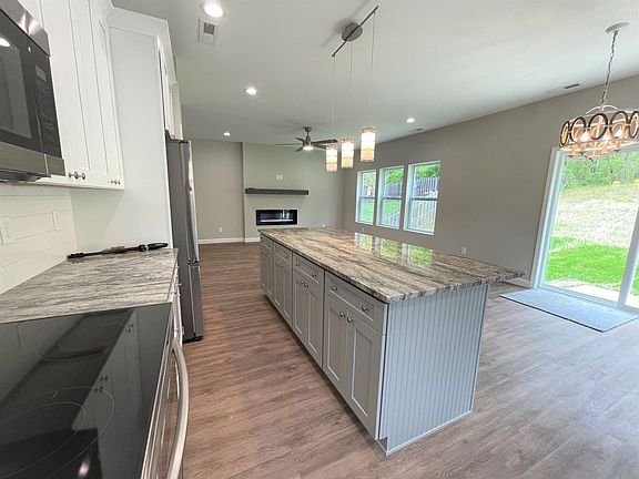 3rd image of 3805 Boyd Walters Ln