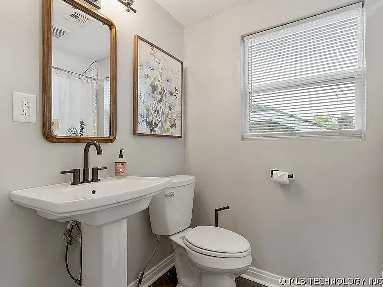 1204 S Zunis Ave #2 — Photo 14