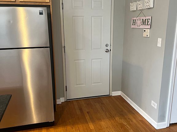 3rd image of 1535 W Ohio St APT 2