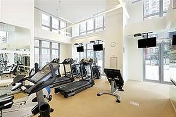 Rented by HighRiseNY | media 8