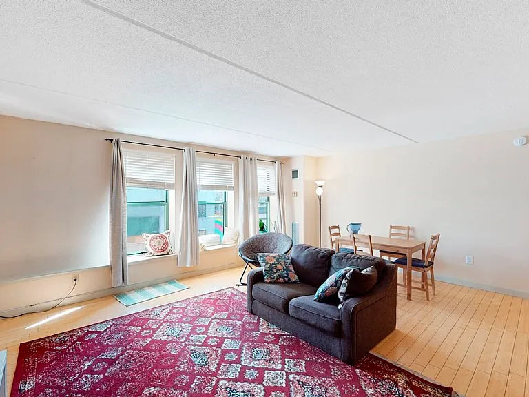 108 Peterborough St #3E — Photo 10