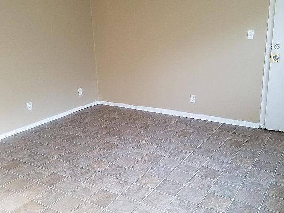 4th image of 137 Holston Ct APT 5