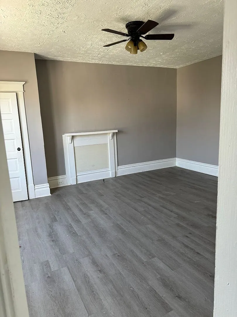 202 S Maple St — Photo 1