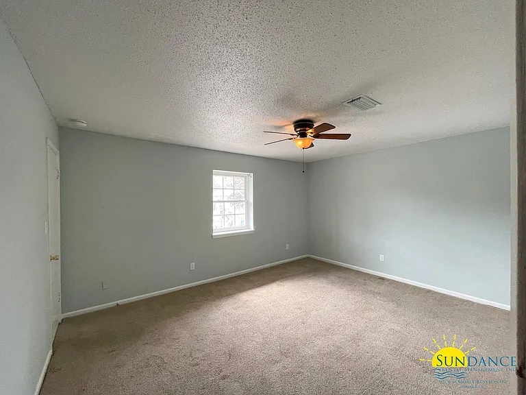 144 Valencia Dr — Photo 10