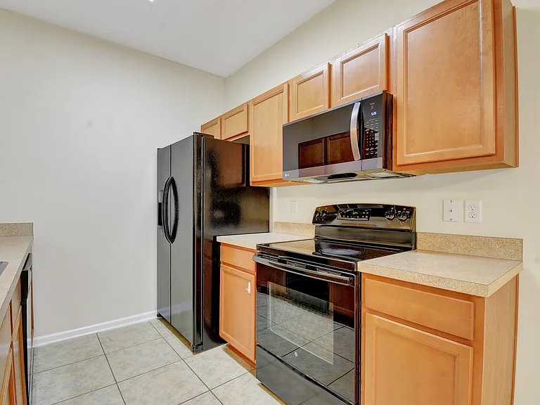 262 Moultrie Village Ln — Photo 32