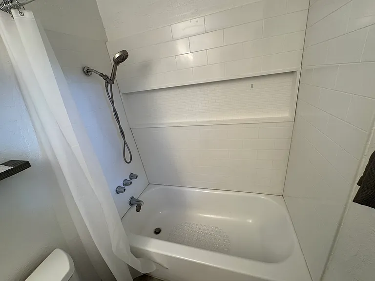 1022 Linden St #2 — Photo 10