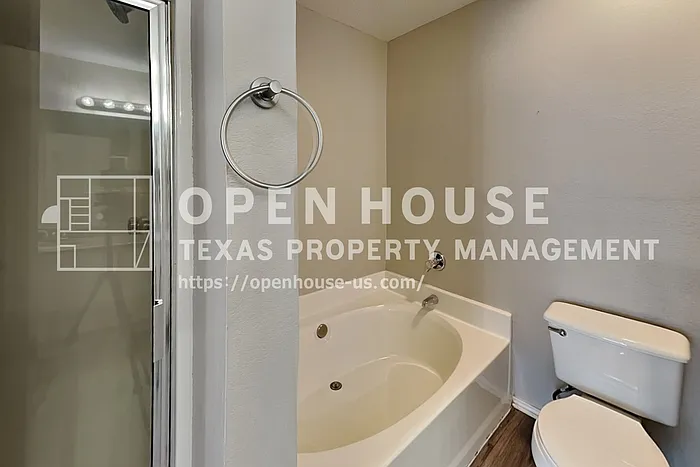 520 Bailey St — Photo 12