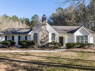 201 Winchester Dr, Sharpsburg, GA 30277