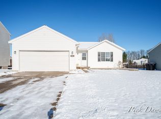 265 Settlers Pass, Cedar Springs, MI 49319