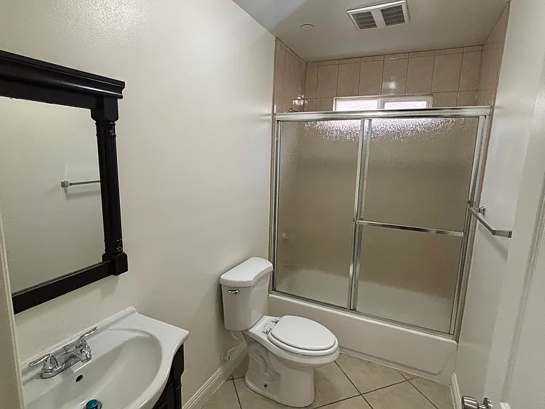 622 E 76th Pl — Photo 12