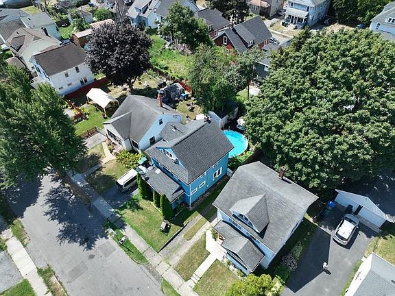 3rd image of 173 Portage St