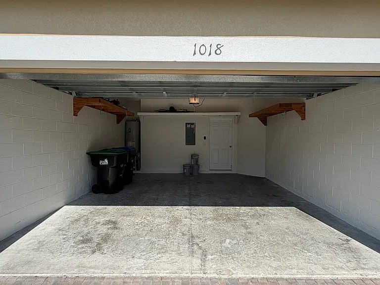 1018 Capitol Hill Ct — Photo 26