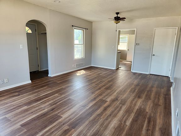 2nd image of 306 W 4th Ave