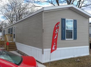 95 E Manor St, Oxford, MI 48371