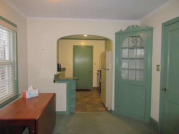 4th image of 127 Morgan Ave